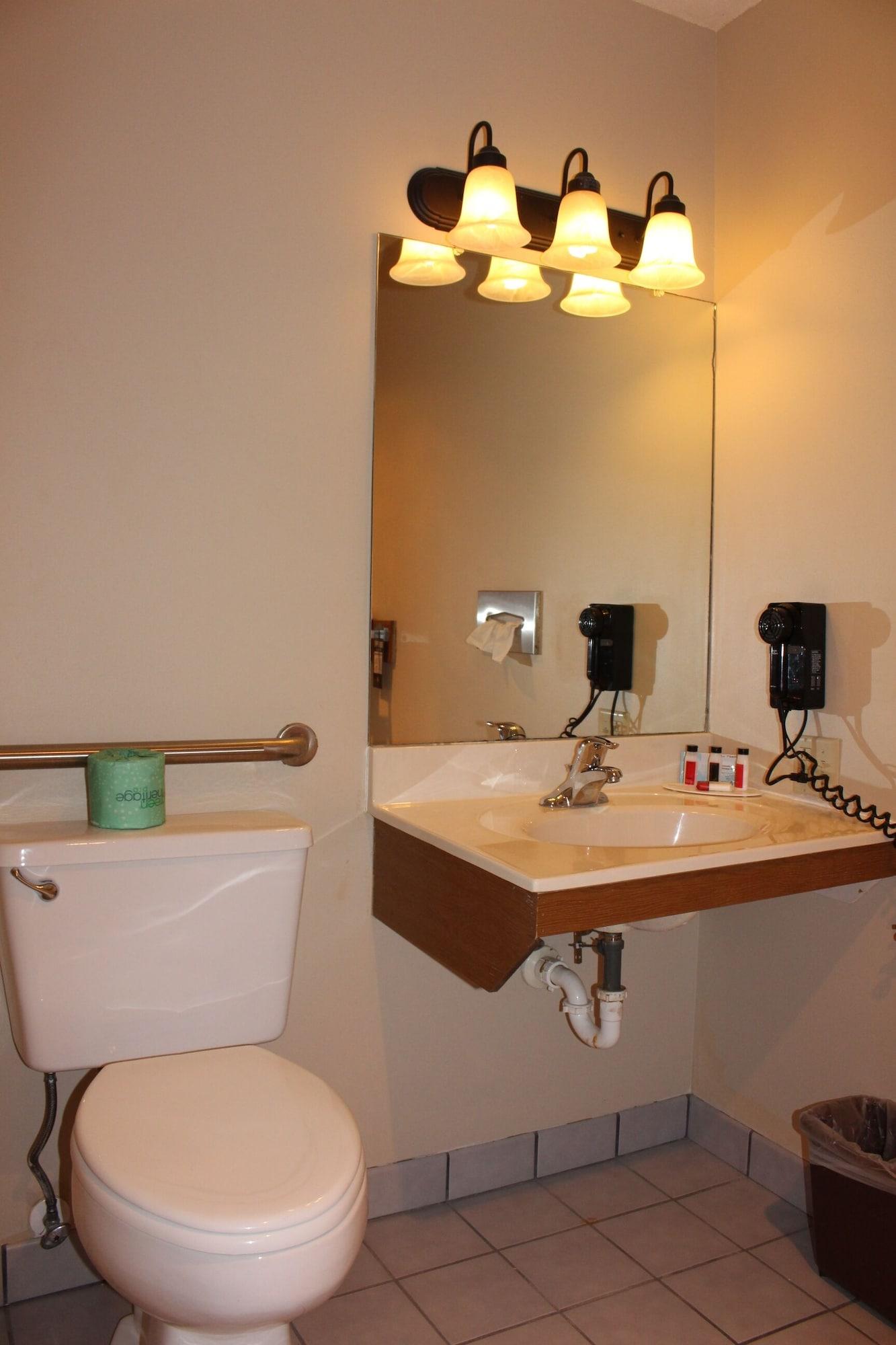 Super 8 By Wyndham Chamberlain Sd Hotel Luaran gambar