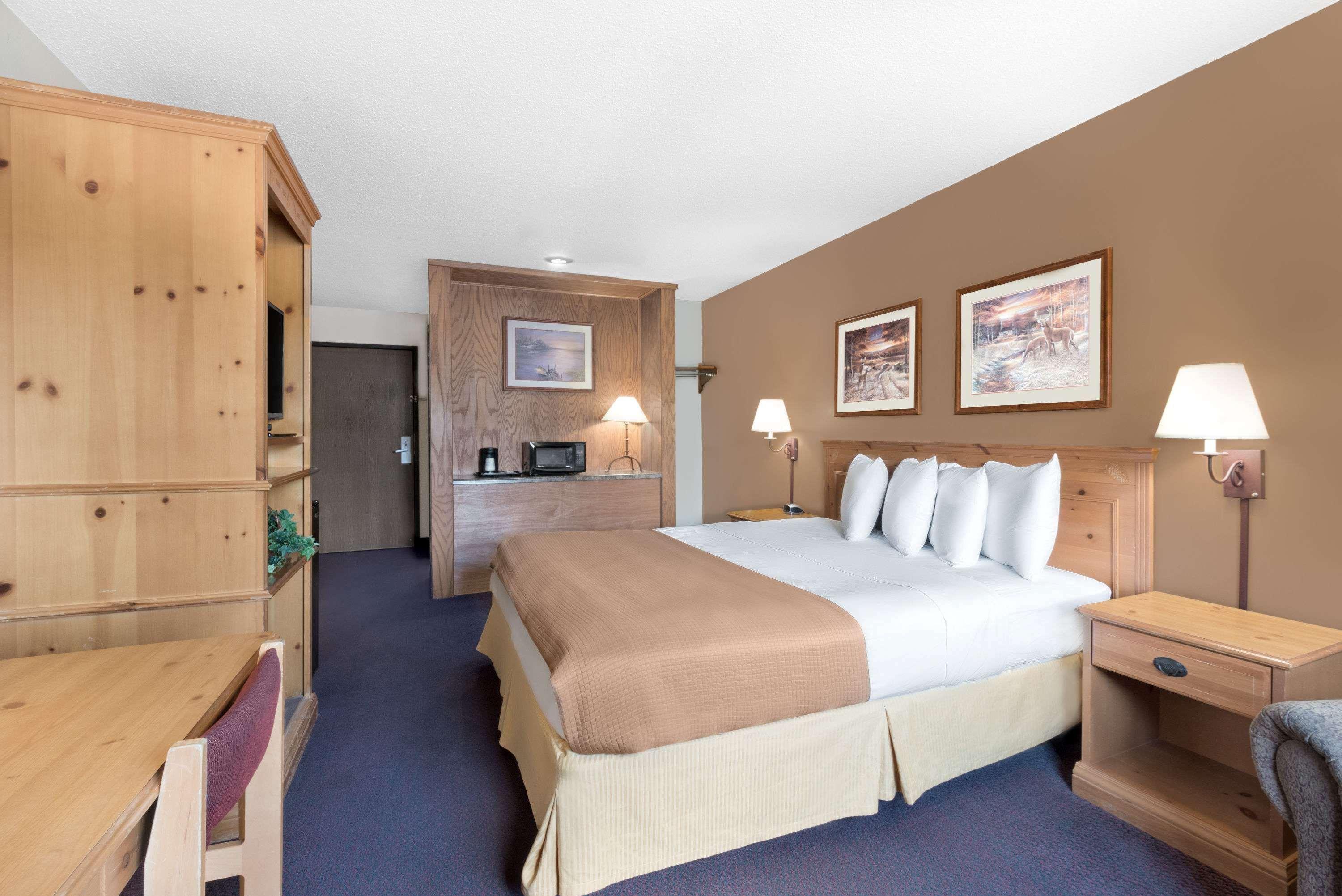 Super 8 By Wyndham Chamberlain Sd Hotel Luaran gambar
