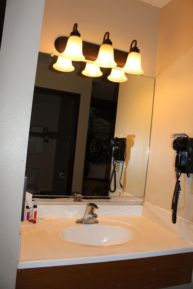 Super 8 By Wyndham Chamberlain Sd Hotel Luaran gambar