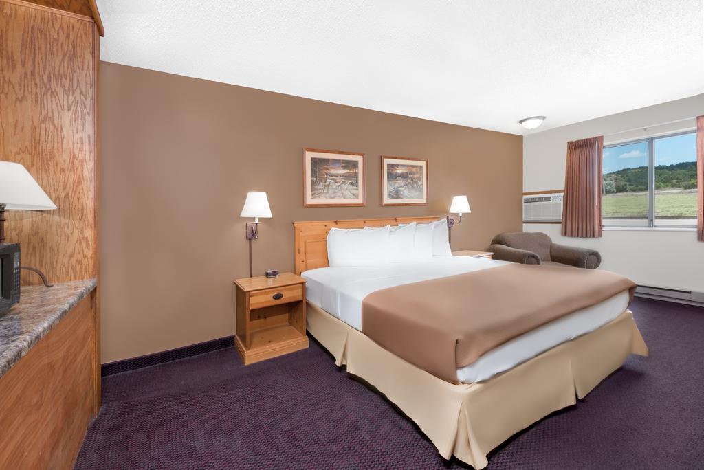 Super 8 By Wyndham Chamberlain Sd Hotel Luaran gambar